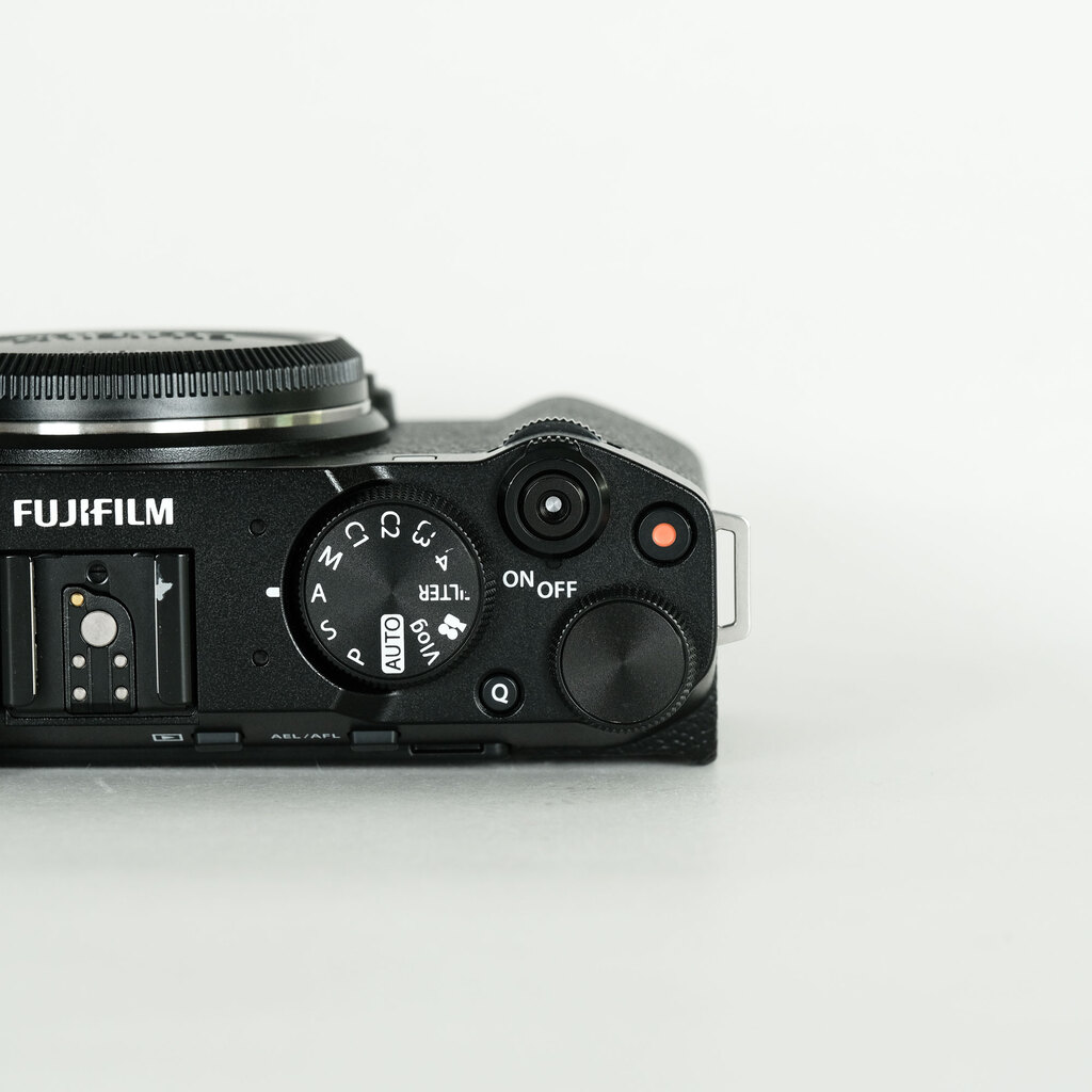 FUJIFILM X-M5