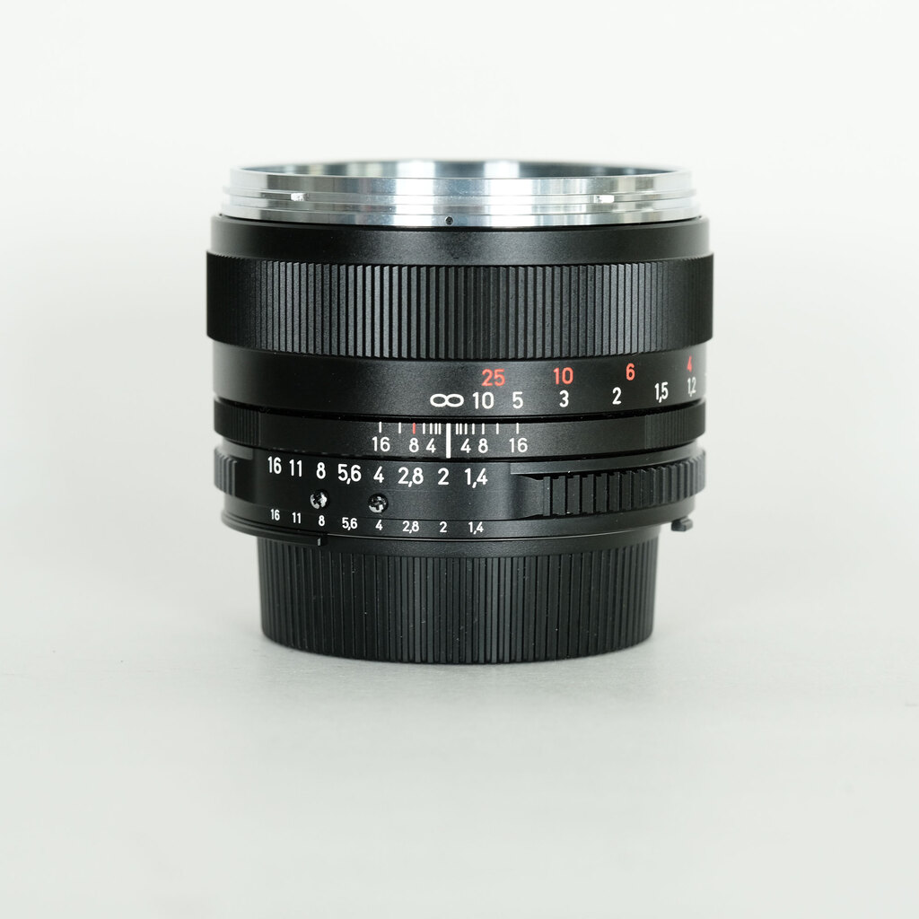 Carl Zeiss Planar T* 50mm F1.4 ZF [ニコンF用]