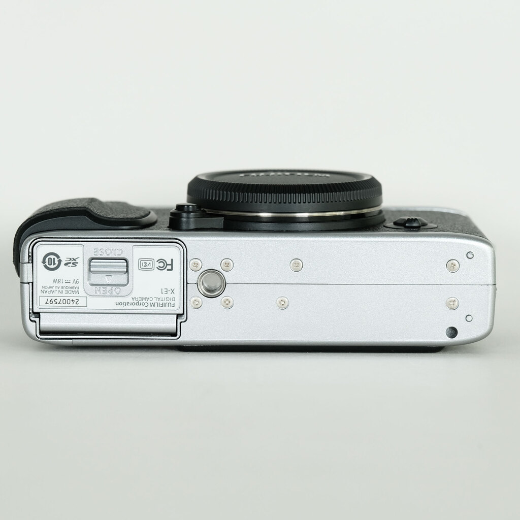 FUJIFILM X-E1 シルバー