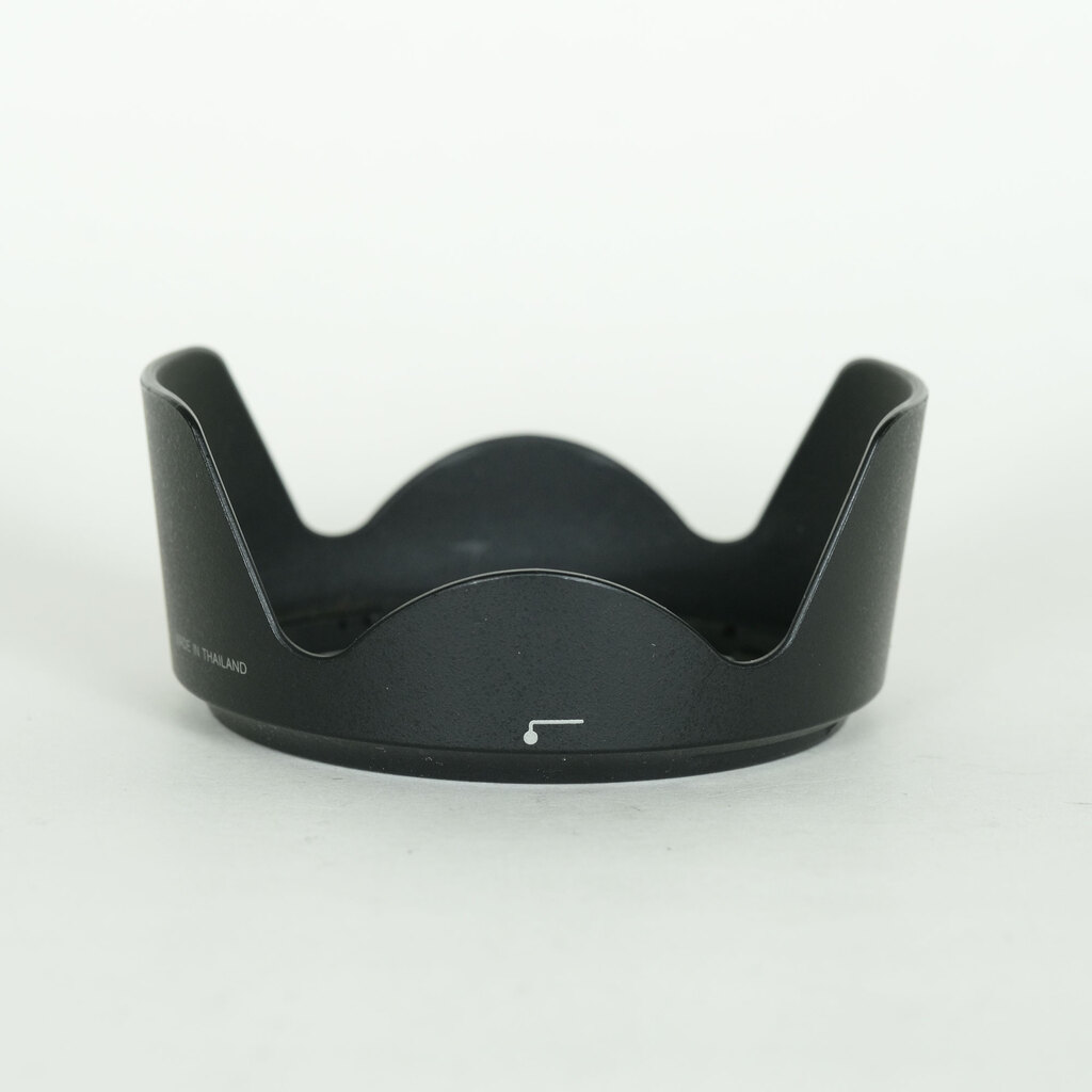 Nikon AF-S DX NIKKOR 18-300mm f/3.5-6.3G ED VR Nikon AF-S DX NIKKOR 18-300mm f/3.5-6.3G ED VR