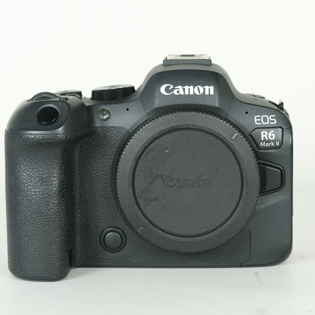 Canon EOS R6 Mark II [�{�f�B]