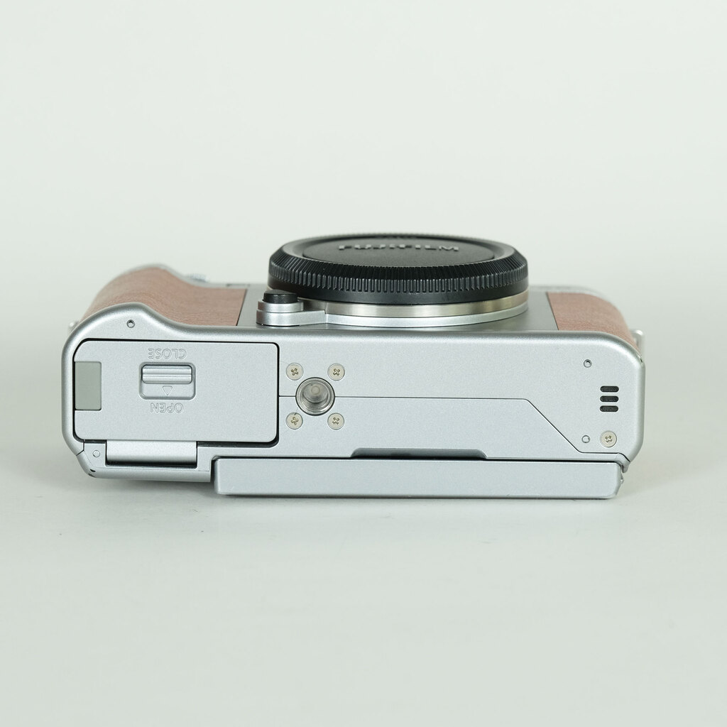FUJIFILM X-A5 ボディ ブラウン