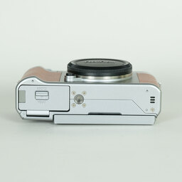 FUJIFILM X-A5 ボディ ブラウン
