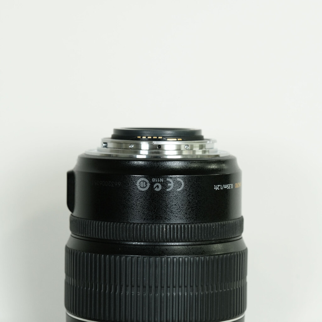 Canon EF-S15-85mm F3.5-5.6 IS USM