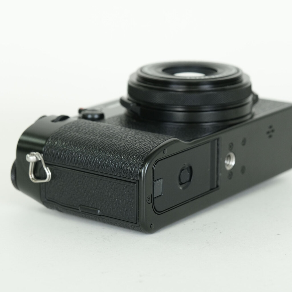 FUJIFILM X100V ブラック