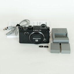 OLYMPUS PEN-F