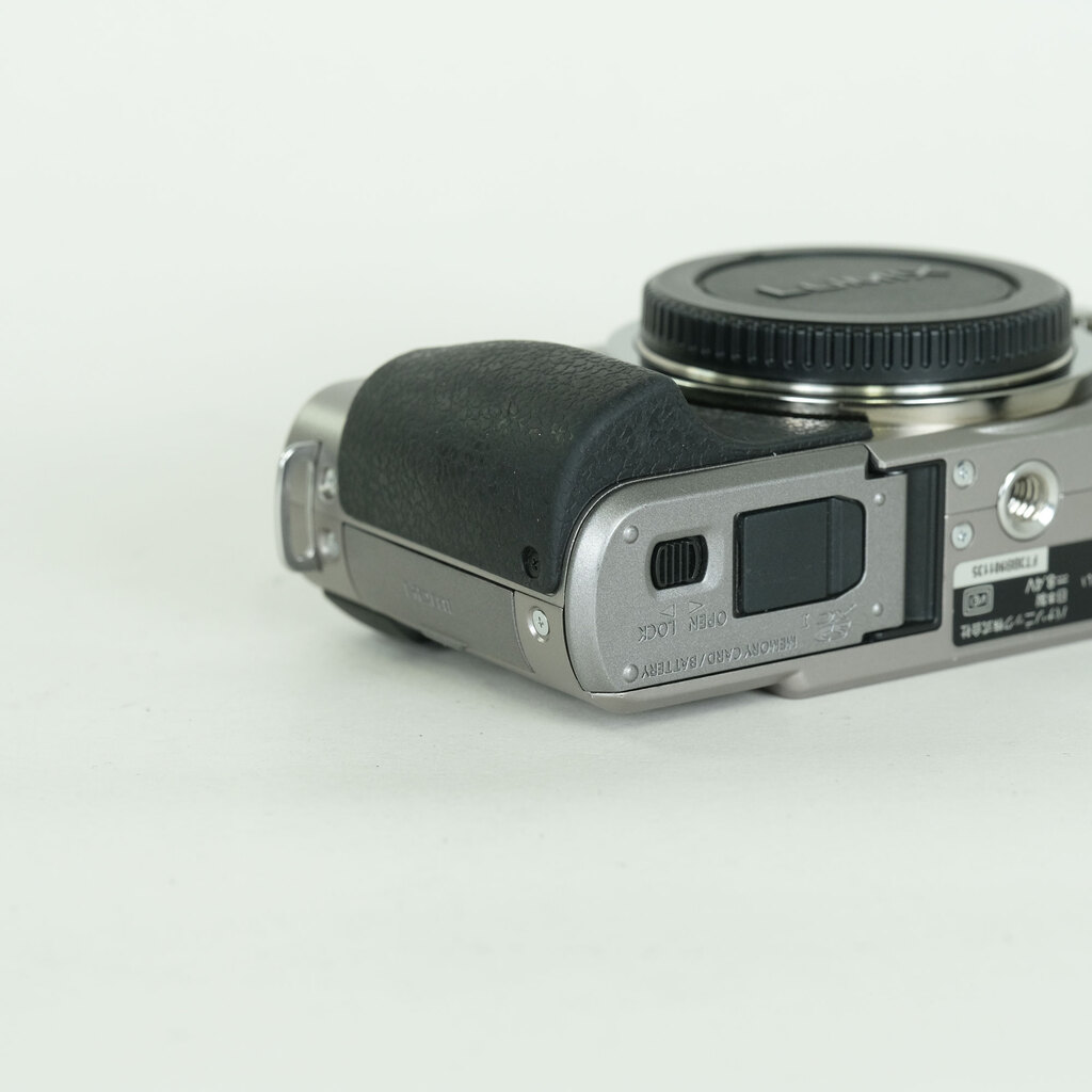 Panasonic LUMIX DMC-GX1-S ボディ ブレードシルバー