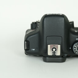 Canon EOS Kiss X8i