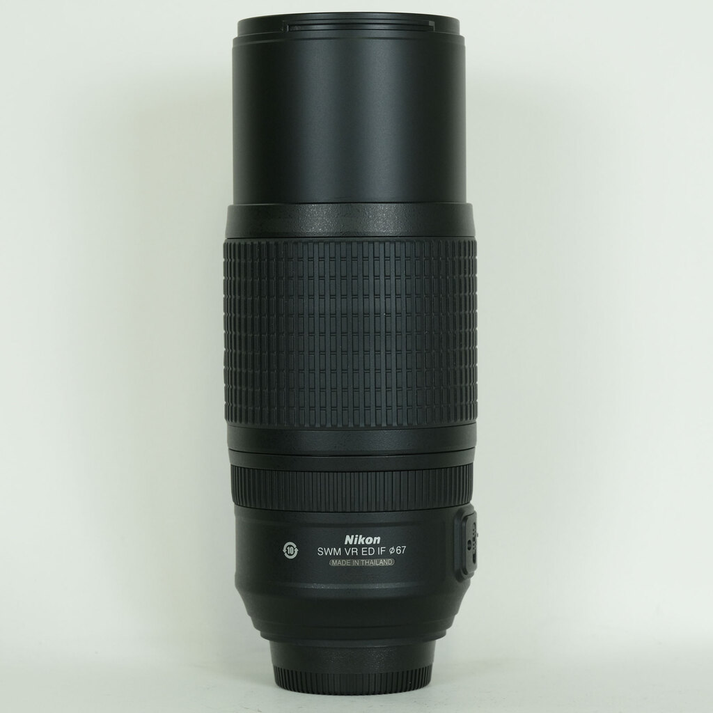 Nikon AF-S VR Zoom-Nikkor 70-300mm F4.5-5.6G IF-ED Nikon AF-S VR Zoom-Nikkor 70-300mm F4.5-5.6G IF-ED