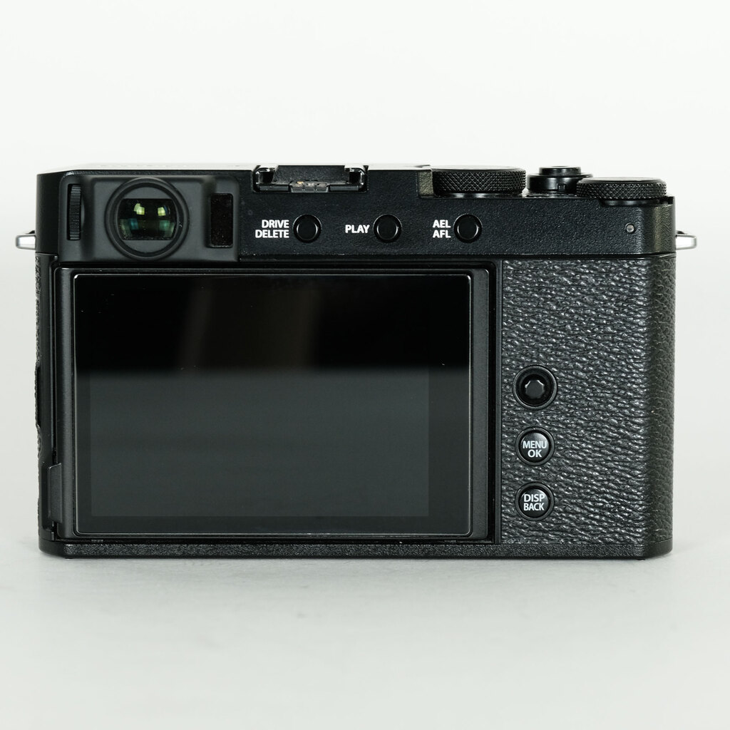 FUJIFILM X-E4