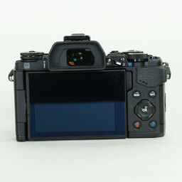 OLYMPUS OM-D E-M5 Mark II