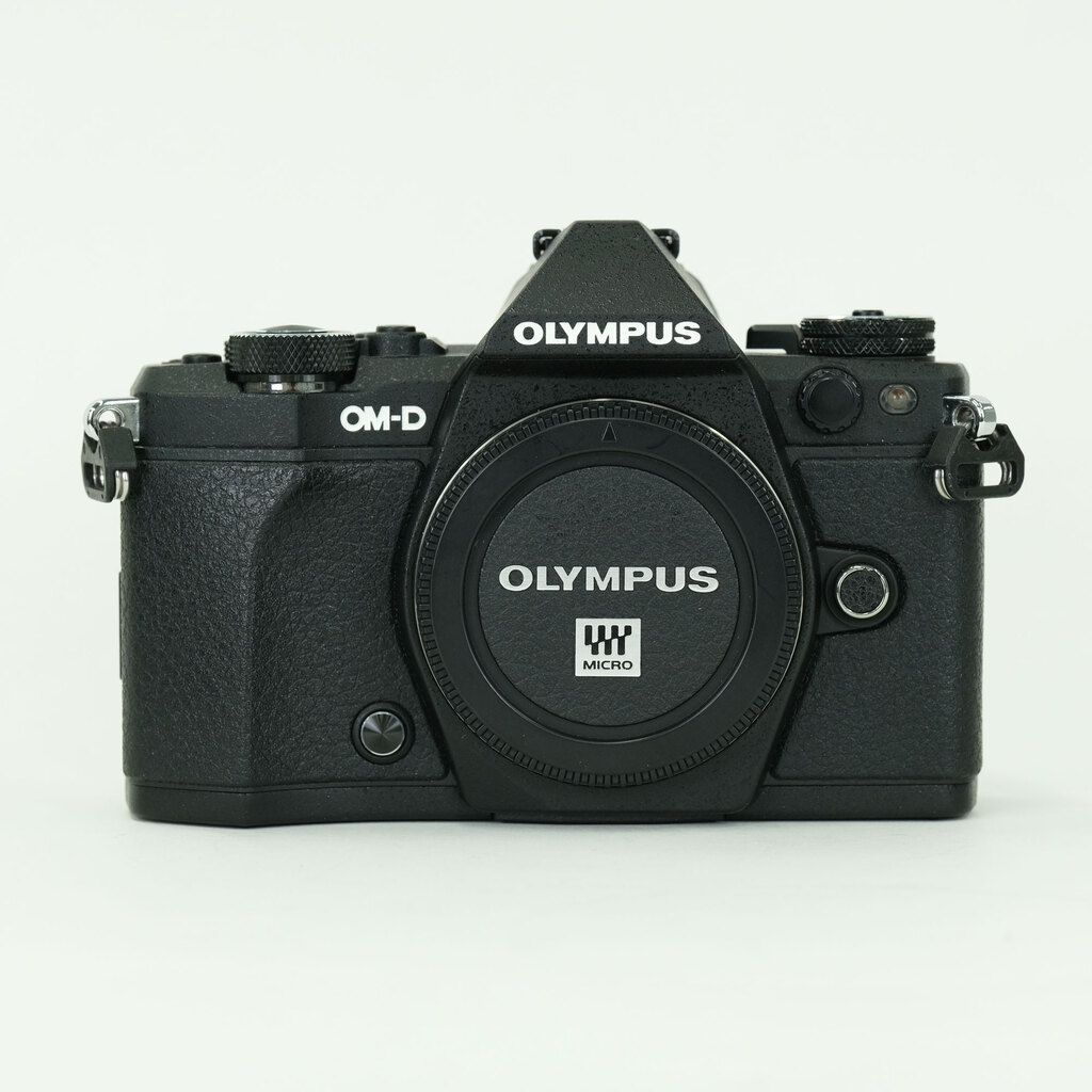 OLYMPUS OM-D E-M5 Mark II OLYMPUS OM-D E-M5 Mark II