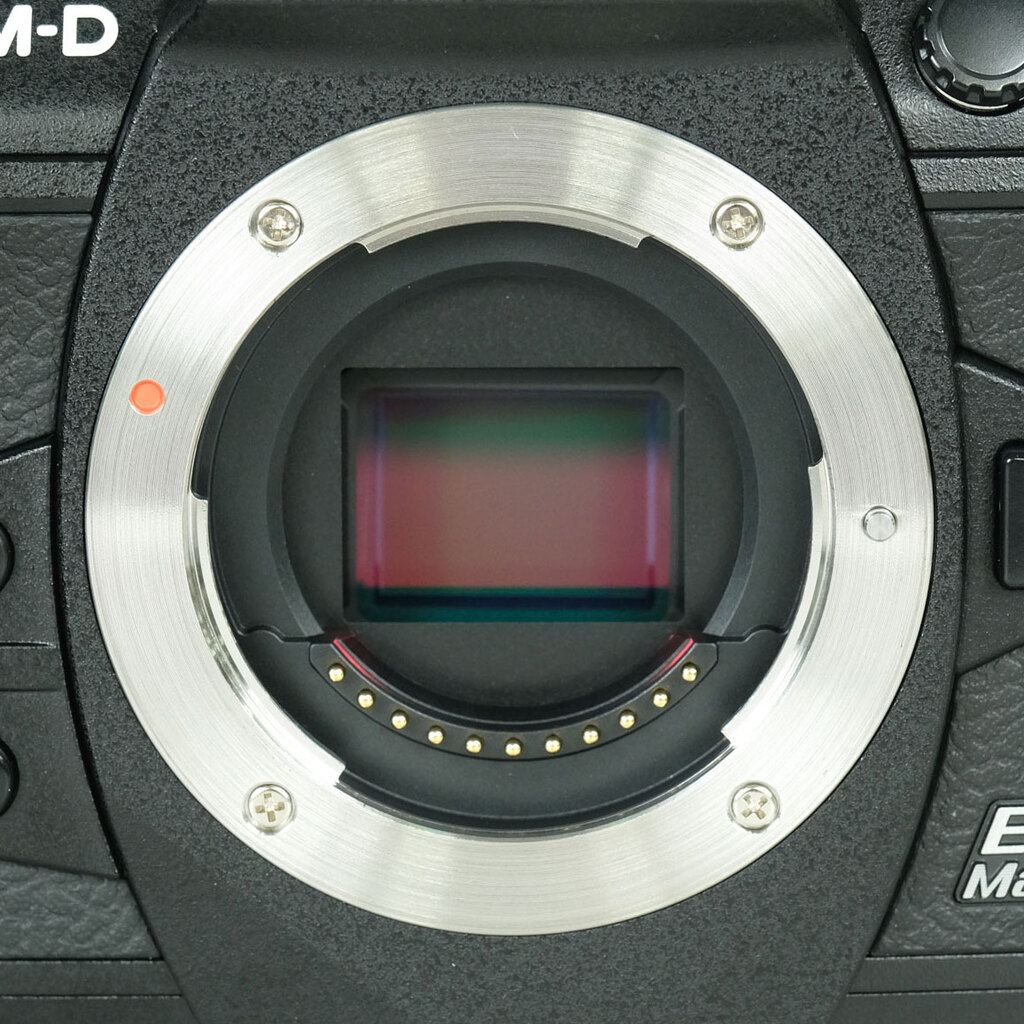 OLYMPUS OM-D E-M1 Mark III