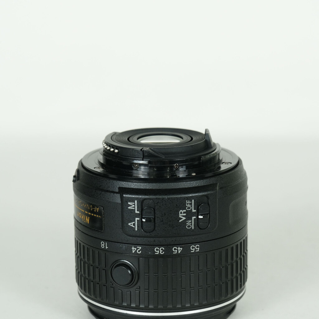 Nikon AF-S DX NIKKOR 18-55mm f3.5-5.6G VR IIの出品 | ONE SCENE