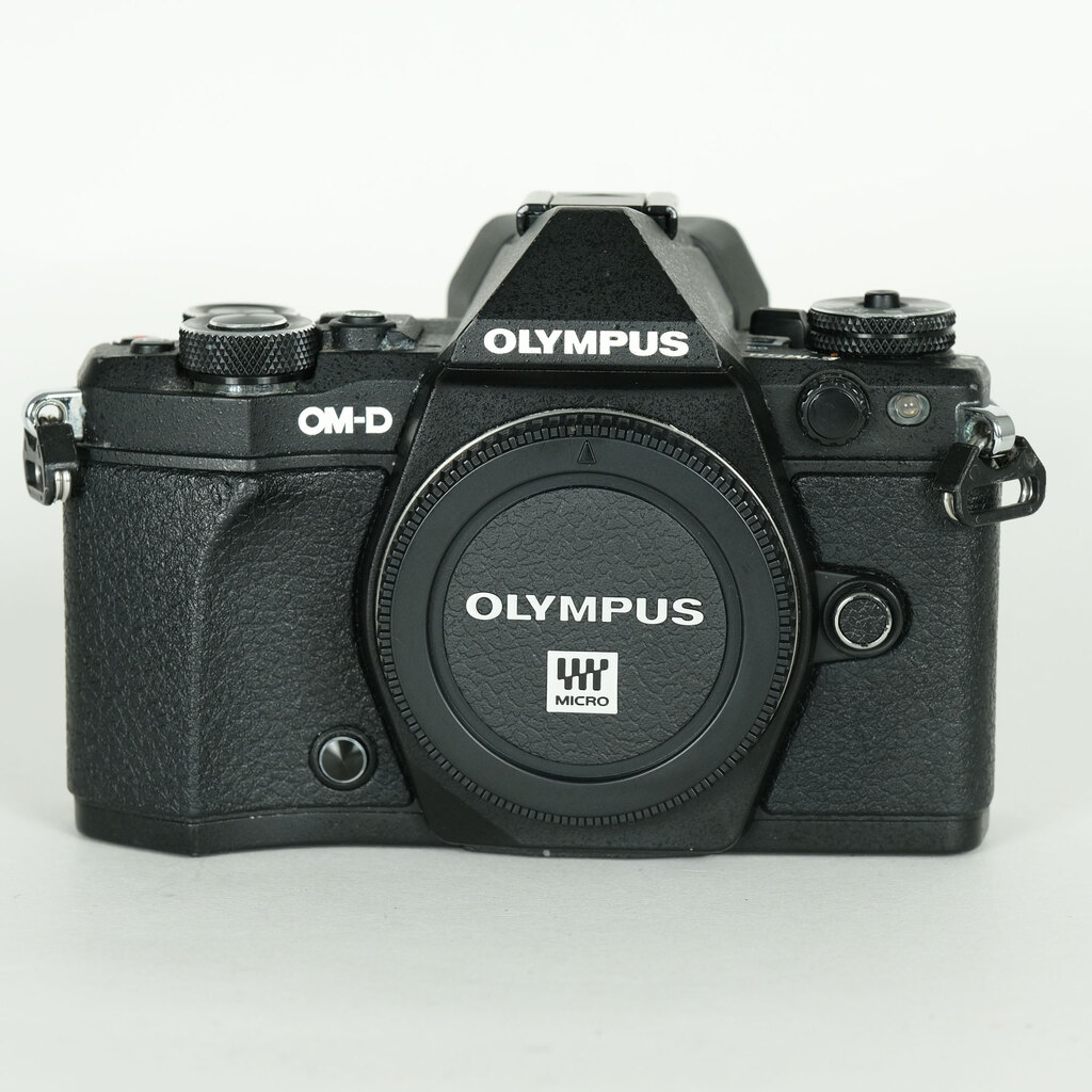 OLYMPUS OM-D E-M5 Mark II