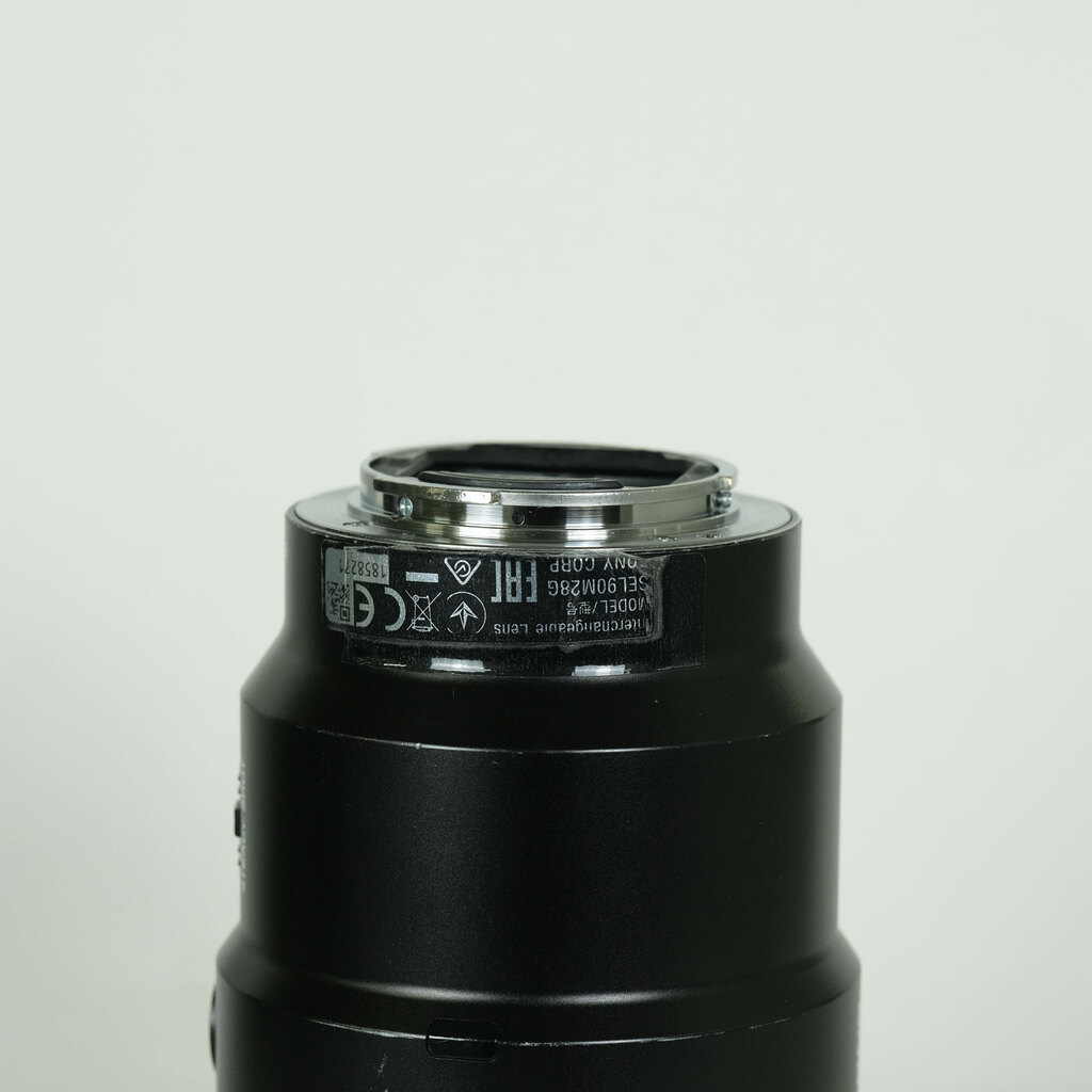SONY FE 90mm F2.8 Macro G OSS SEL90M28G SONY FE 90mm F2.8 Macro G OSS SEL90M28G