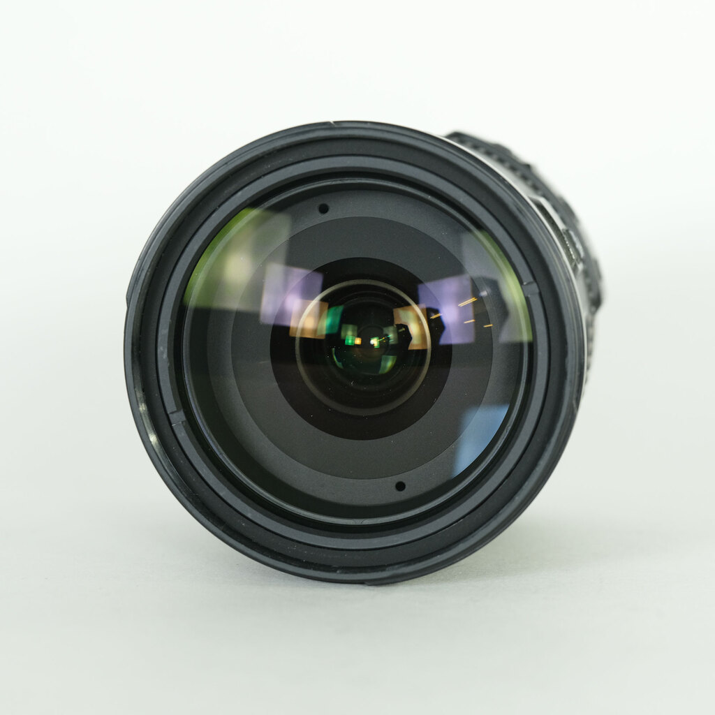 Nikon AF-S DX NIKKOR 18-200mm F3.5-5.6G ED VR II Nikon AF-S DX NIKKOR 18-200mm F3.5-5.6G ED VR II