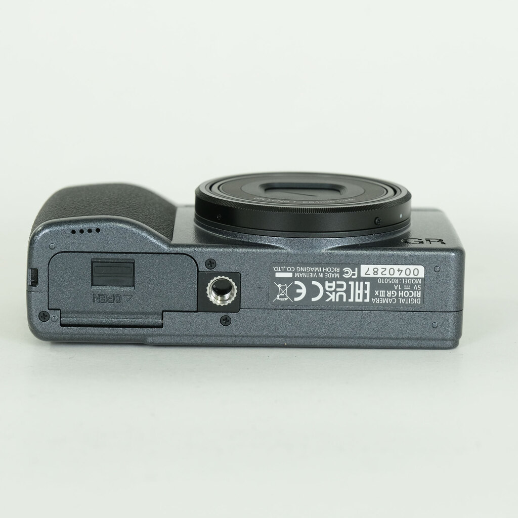 RICOH GR IIIx Urban Edition