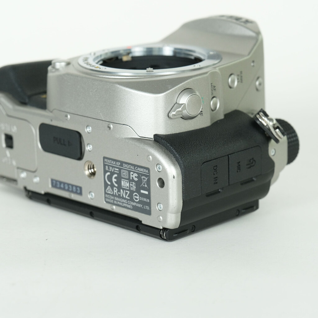 PENTAX KP ボディ シルバーの出品 | ONE SCENE（ワンシーン）