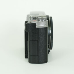 Panasonic LUMIX DC-S9 Panasonic LUMIX DC-S9