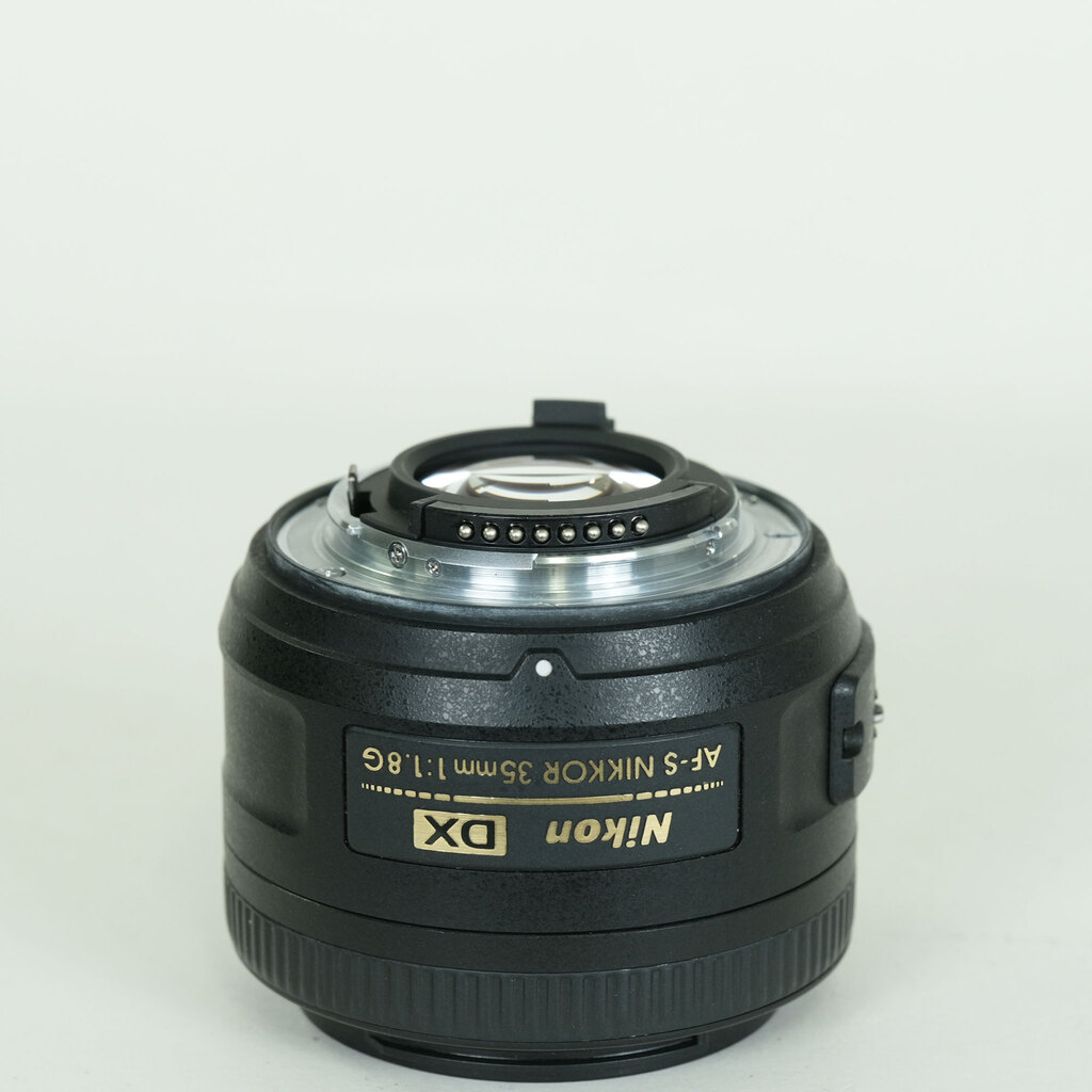 Nikon AF-S DX NIKKOR 35mm f/1.8G Nikon AF-S DX NIKKOR 35mm f/1.8G