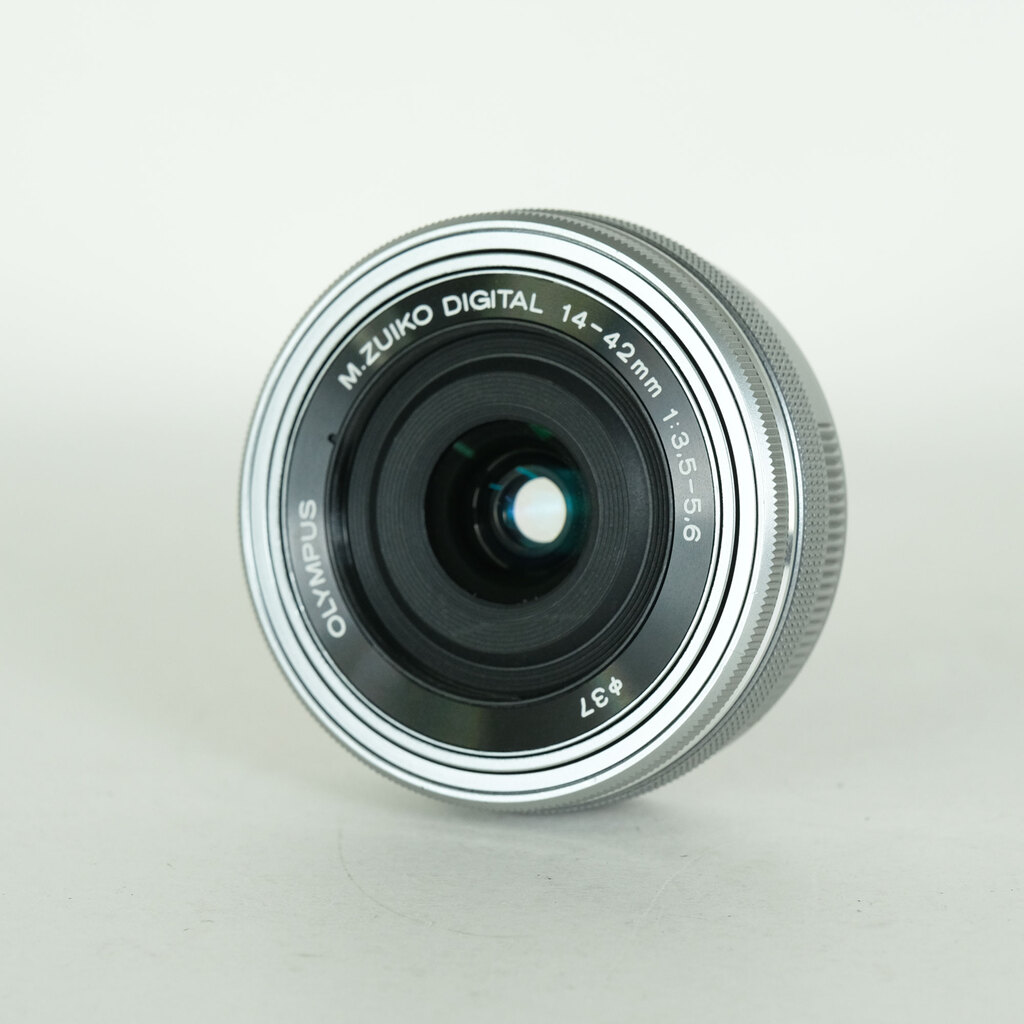 OLYMPUS M.ZUIKO DIGITAL ED 14-42mm F3.5-5.6 EZ シルバー