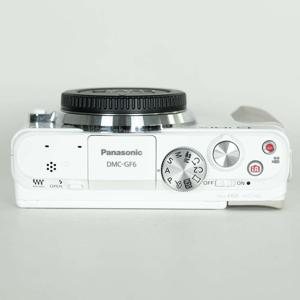 Panasonic LUMIX DMC-GF6-W ボディ ホワイト
