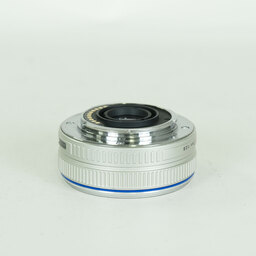 OLYMPUS M.ZUIKO DIGITAL 17mm F2.8 シルバー