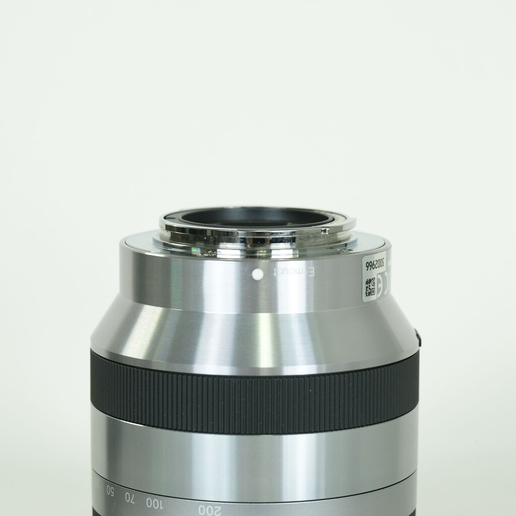 SONY E18-200mm F3.5-6.3 OSS SEL18200