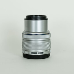 OLYMPUS M.ZUIKO DIGITAL 14-42mm F3.5-5.6IIR シルバー