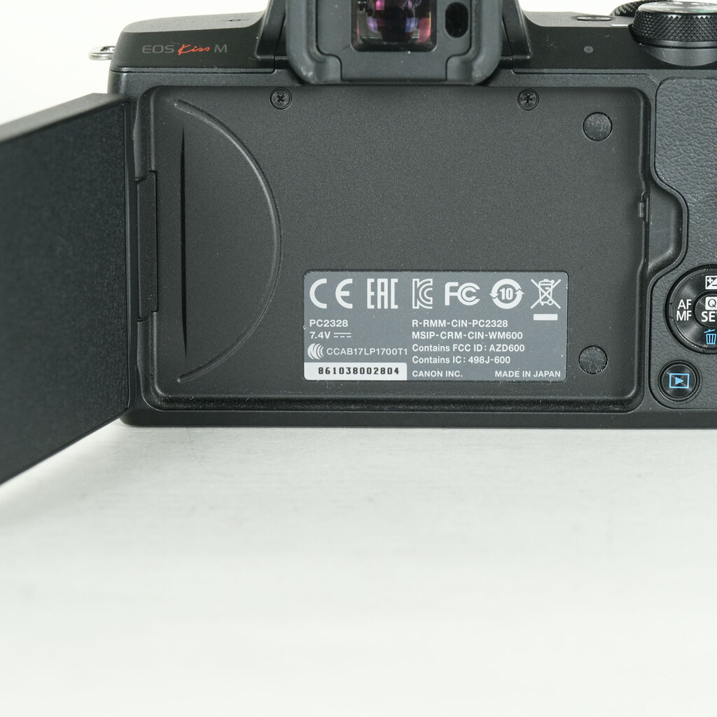 Canon EOS Kiss M Canon EOS Kiss M