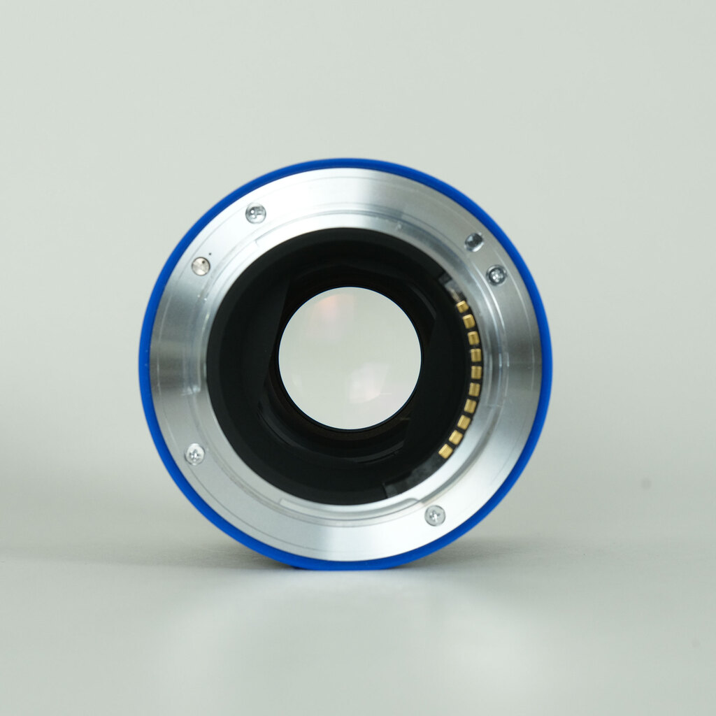 Carl Zeiss Loxia 2/50 [ソニーE用]の出品 | ONE SCENE（ワンシーン）