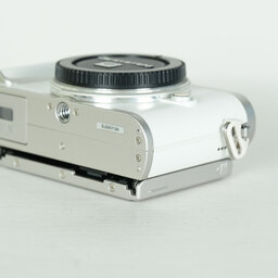 OLYMPUS PEN E-PL9