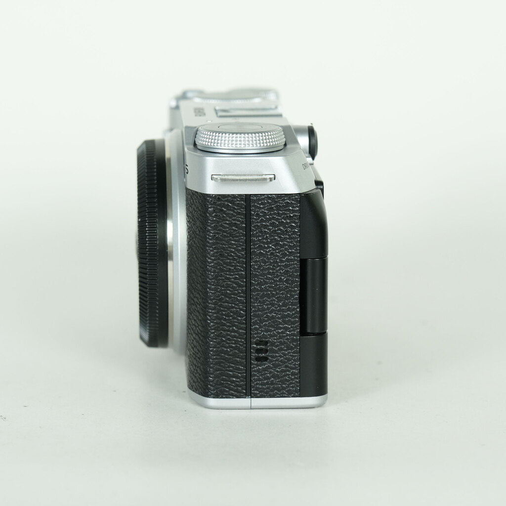 FUJIFILM X-M5 [�{�f�B �V���o�[]