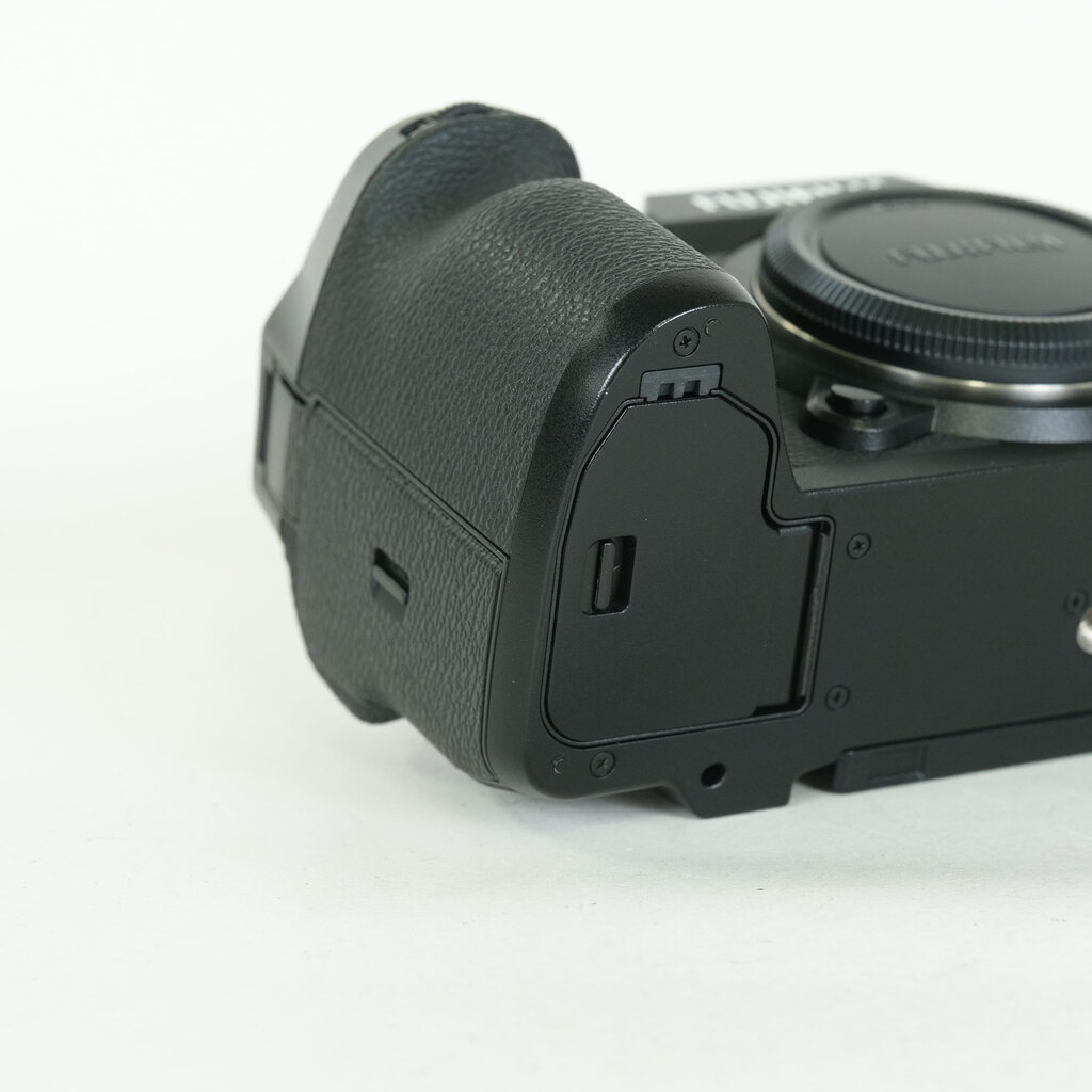FUJIFILM X-H2