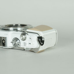 OLYMPUS PEN E-P5 ボディ ホワイト