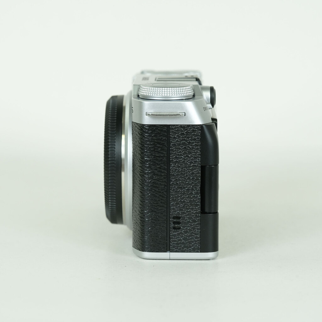FUJIFILM X-M5