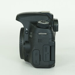 Canon EOS 8000D