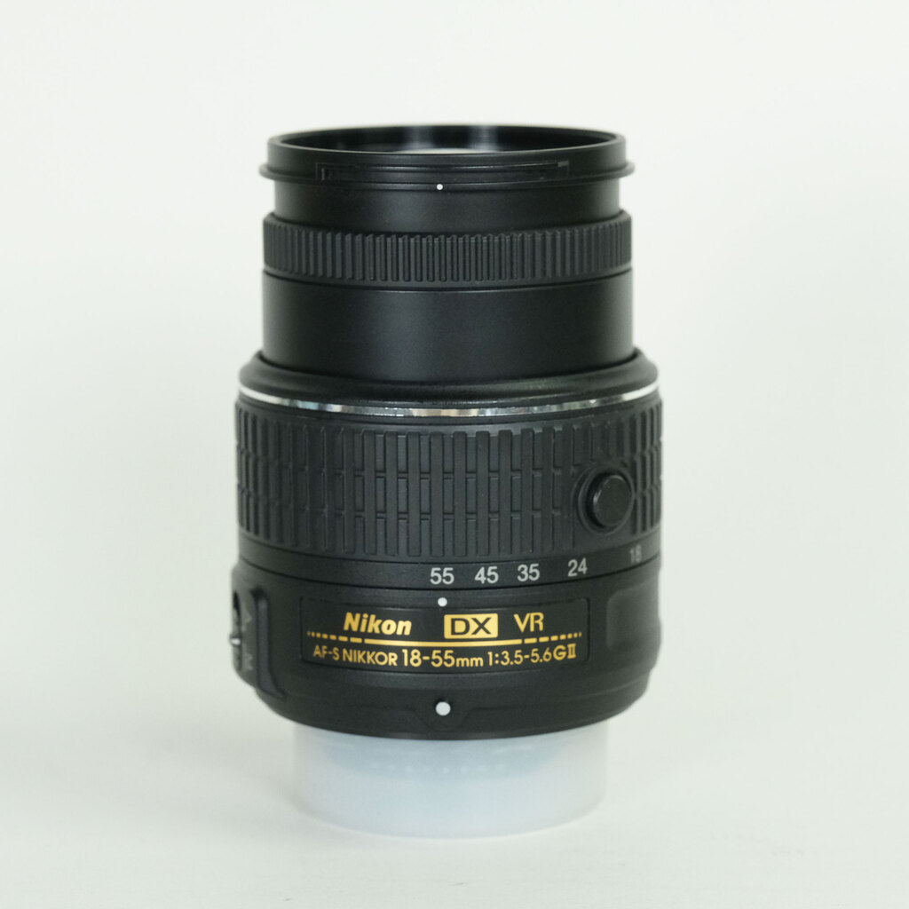 Nikon AF-S DX NIKKOR 18-55mm f3.5-5.6G VR II