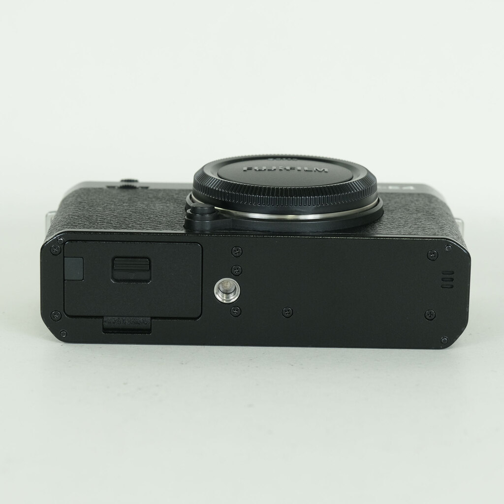 FUJIFILM X-E4