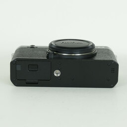 FUJIFILM X-E4