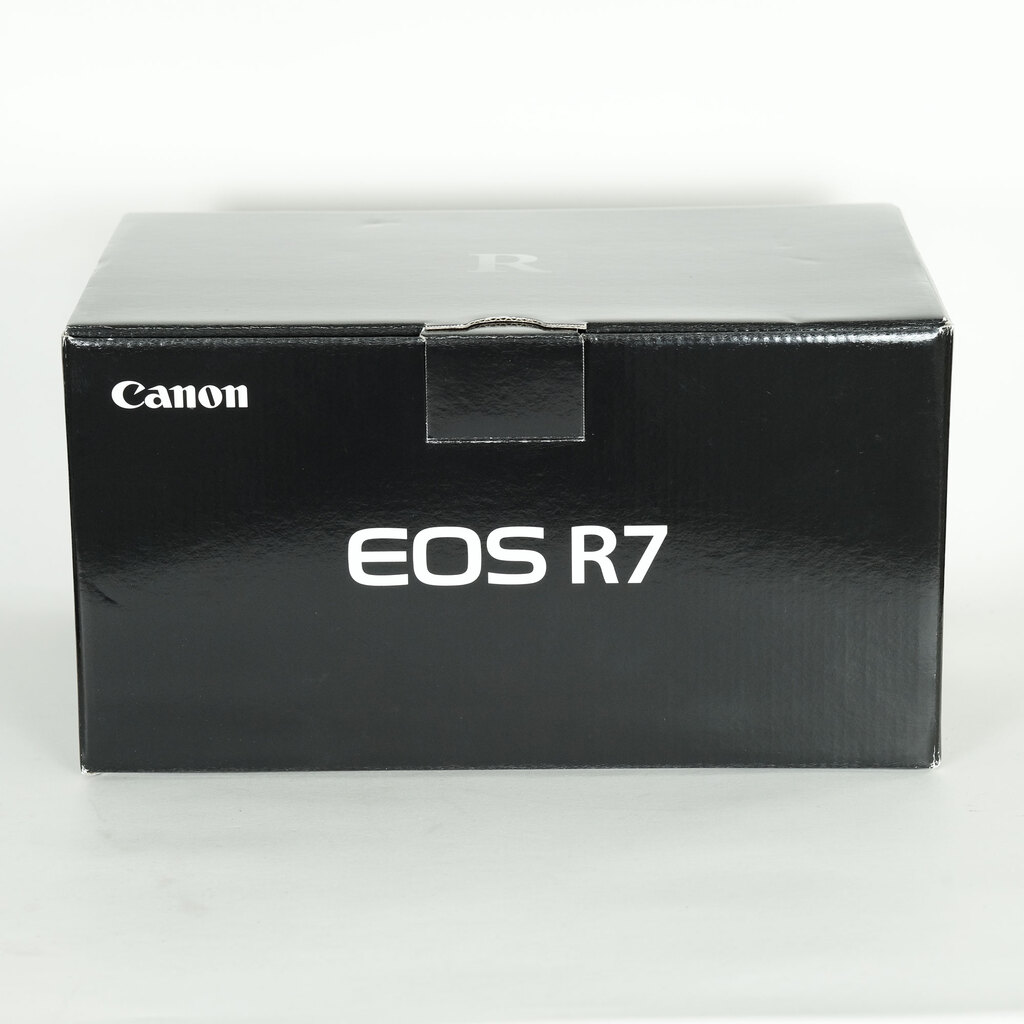 Canon EOS R7