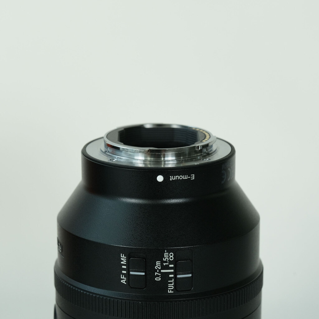 SONY FE 135mm F1.8 GM SEL135F18GMの出品 | ONE SCENE（ワンシーン）