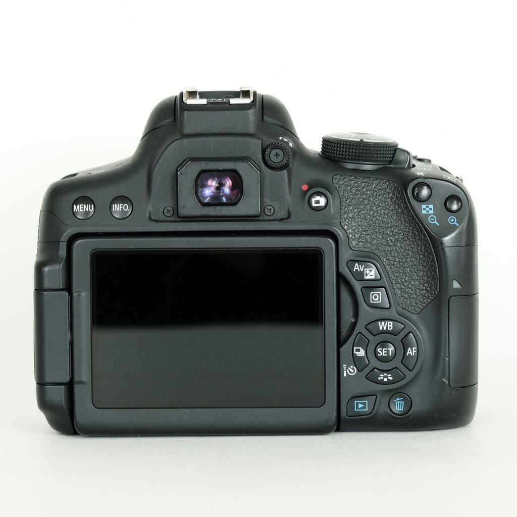 Canon EOS Kiss X8i