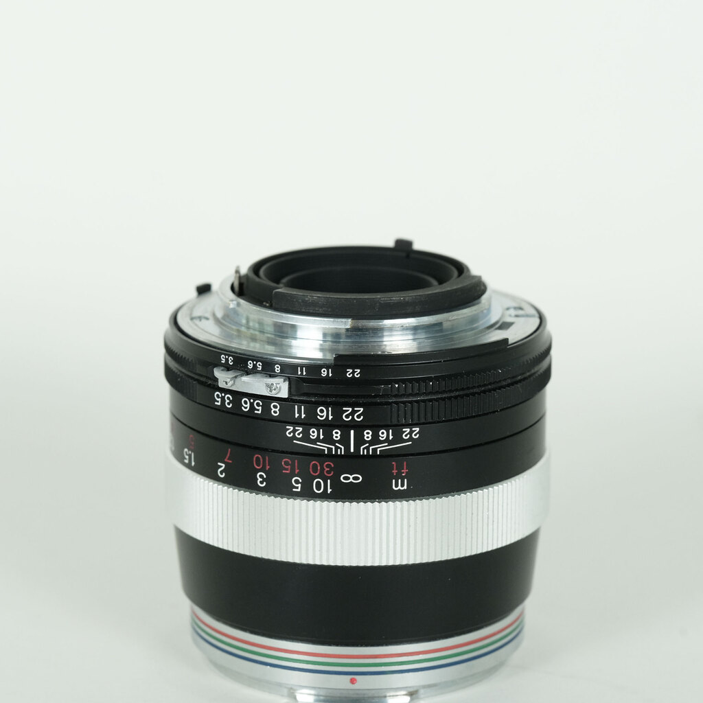 Voigtlander APO-LANTHAR 90mm F3.5 SL (Ai-s) Voigtlander APO-LANTHAR 90mm F3.5 SL (Ai-s)