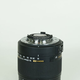 SIGMA 18-250mm F3.5-6.3 DC MACRO OS HSM (ニコンF用)