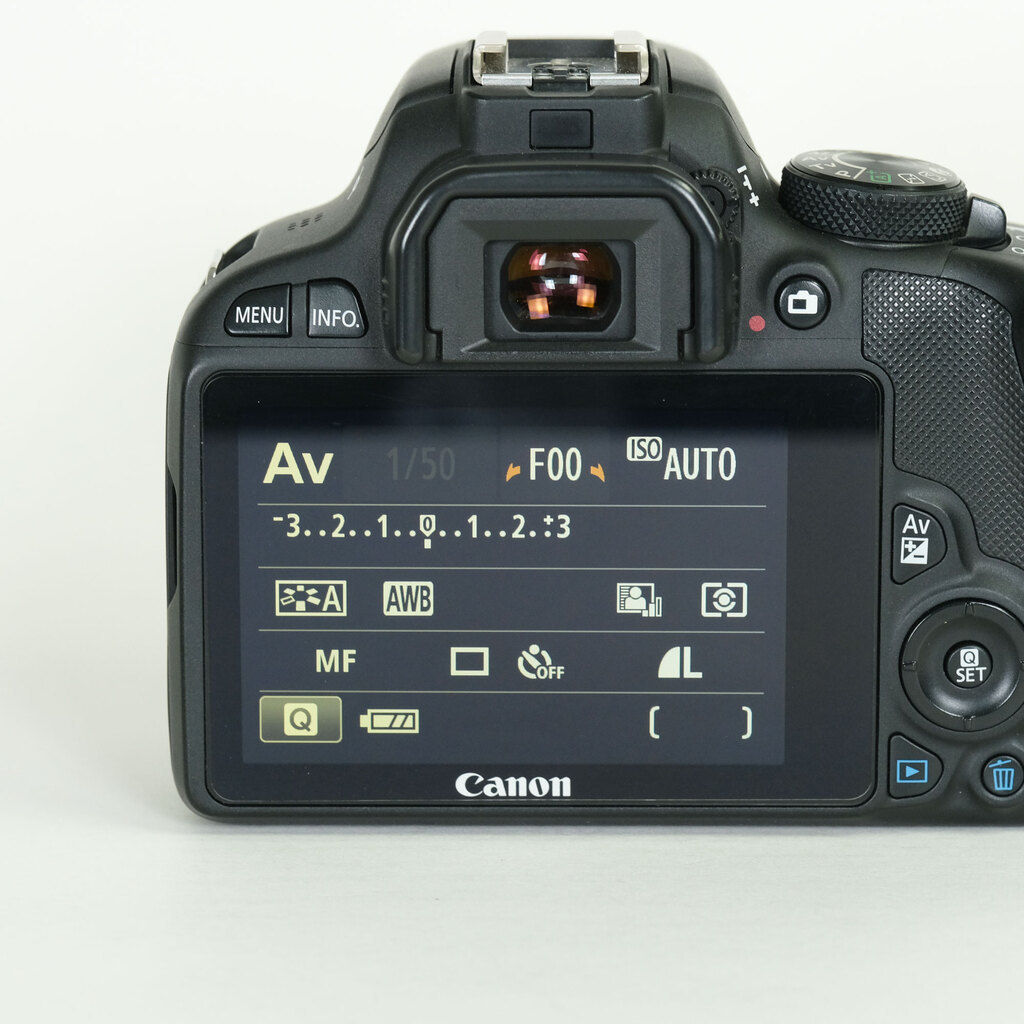 Canon EOS Kiss X7