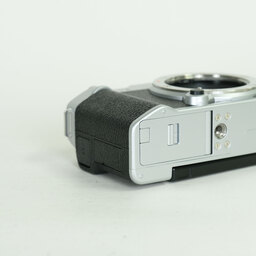 FUJIFILM X-M5