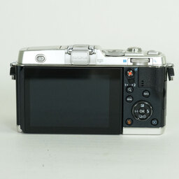 OLYMPUS PEN E-P5 ボディ シルバー OLYMPUS PEN E-P5 ボディ シルバー