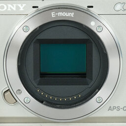 SONY α6000(ILCE-6000) SONY α6000(ILCE-6000)